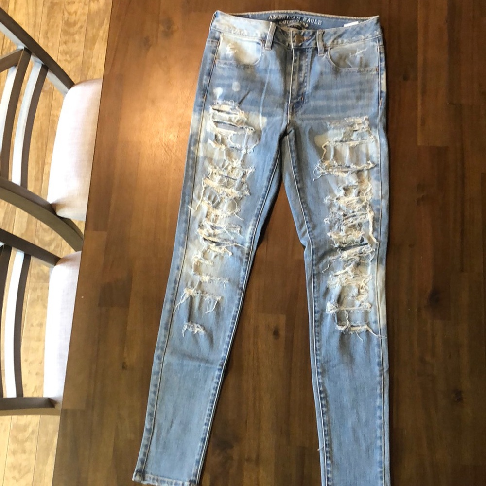 NWOT American Eagle Hi-Rise Jegging (Destroyed)